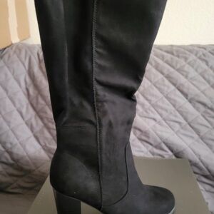 Black Knee-High Women's Boots